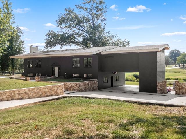 House for sale in Lake Tullahoma Estates, Tullahoma
