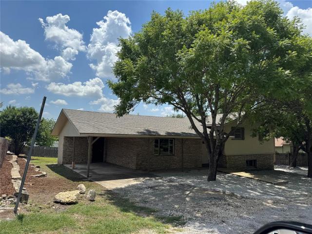 House for sale in Hamilton, Texas