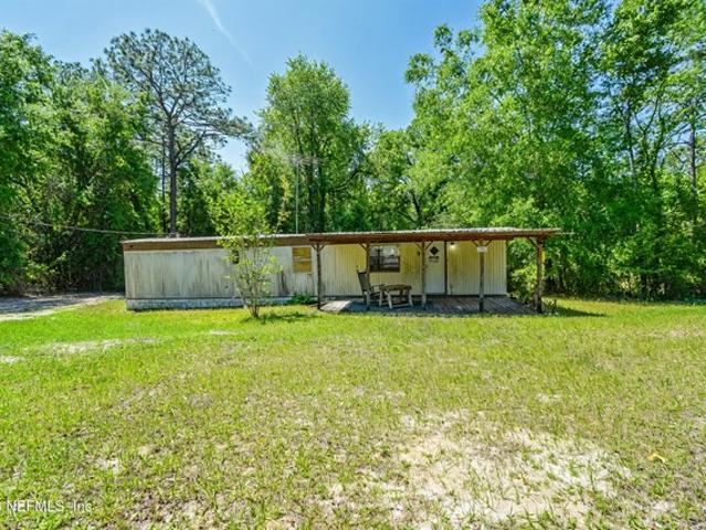 House for sale in Pomona Park, Florida