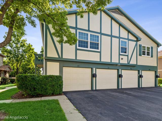 Condo for sale in Vernon Hills, Illinois