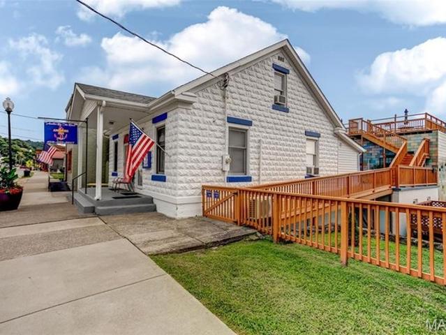 House for sale in Jersey, Illinois