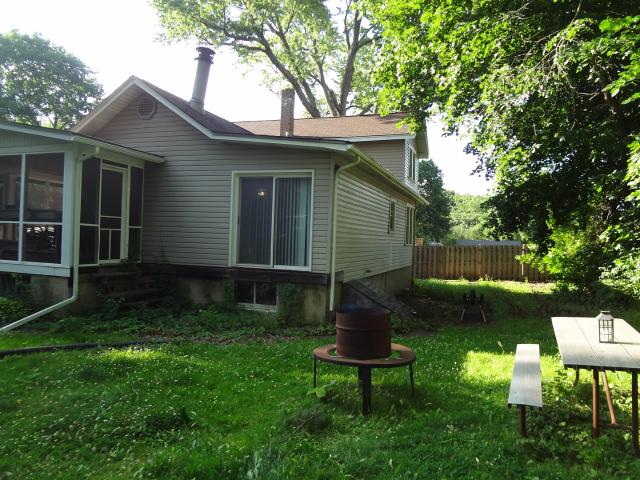 House for sale in Mchenry, Illinois
