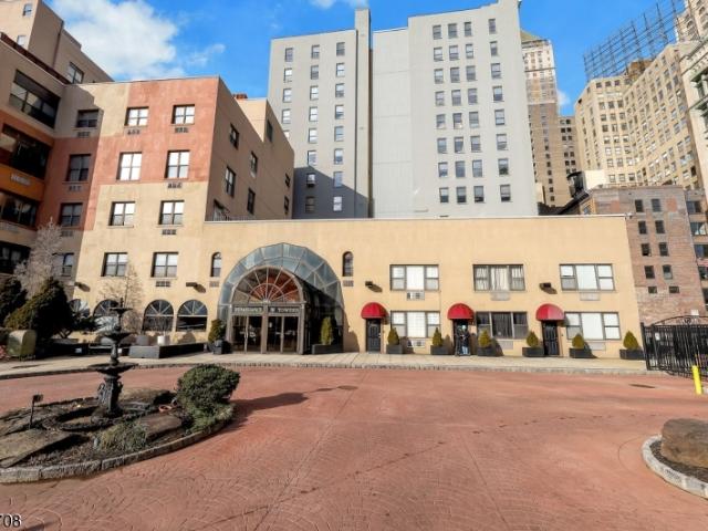 Condo for sale in Newark, New Jersey