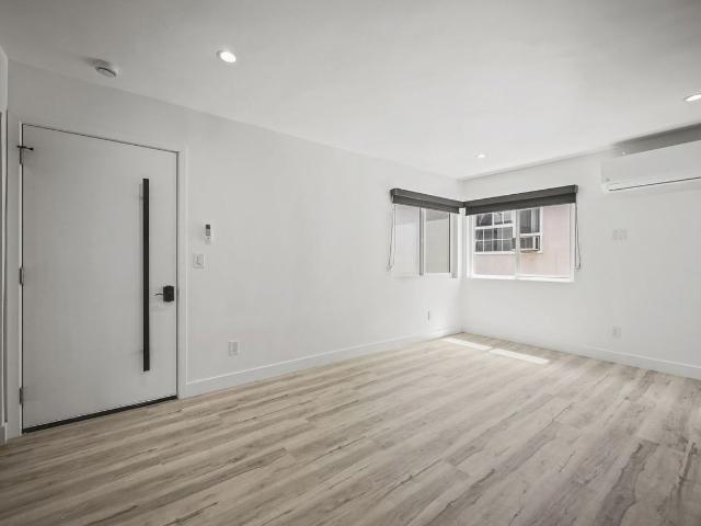 Apartment for rent in Canoga Park, California