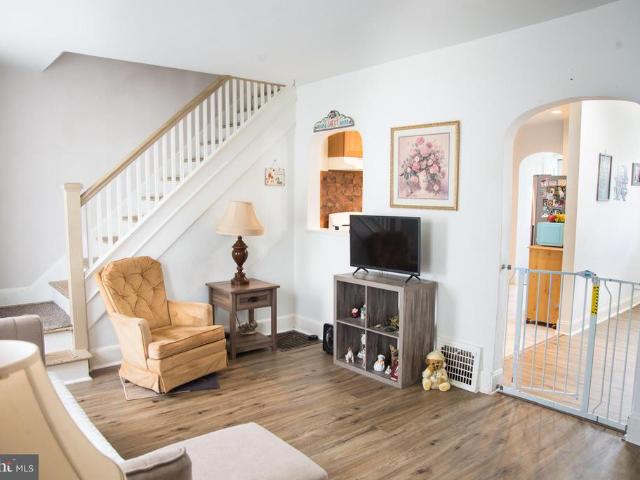 Townhouse for sale in Commerce, New Jersey