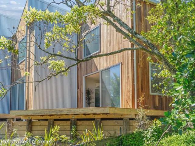 Townhouse for sale in Days Bay, Wellington