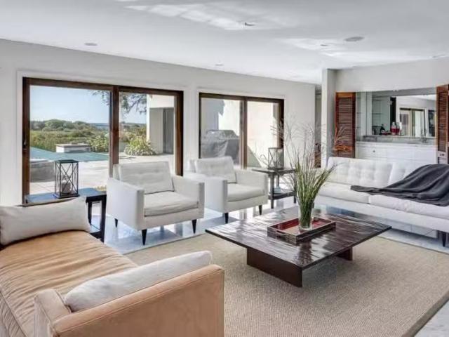 House for sale in Newport