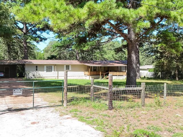 House for sale in Paige, Texas