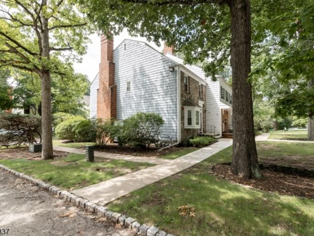 Townhouse for sale in Allamuchy, New Jersey
