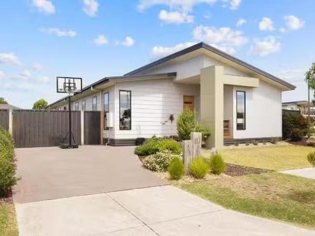 House for rent in Cowes, Victoria