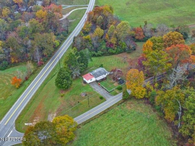 House for sale in Pine Orchard, Oakdale