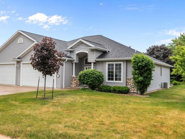 Condo for sale in Neenah, Wisconsin