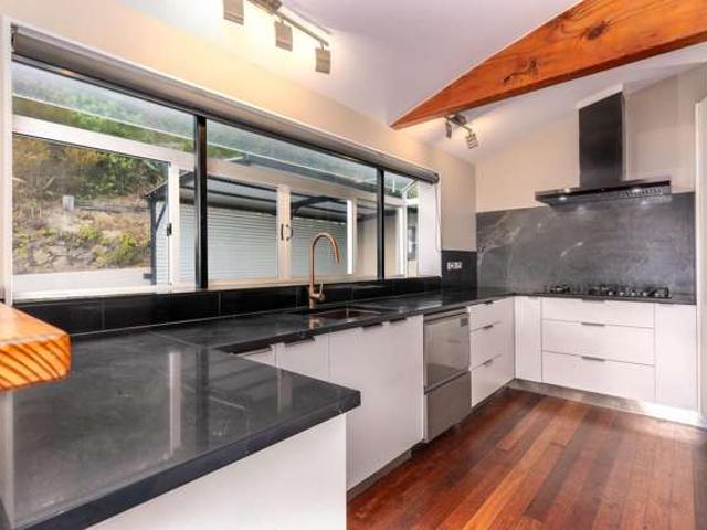 House for sale in Chaslands, Canterbury