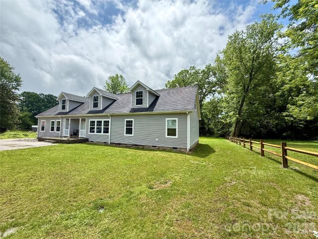 House for sale in Hendersonville, North Carolina