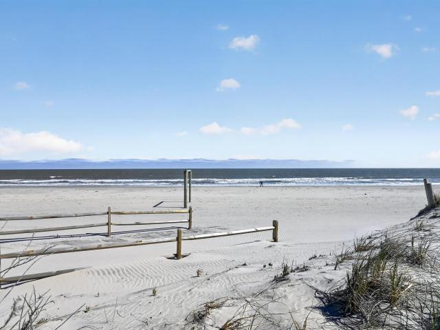 Condo for sale in Longport, New Jersey