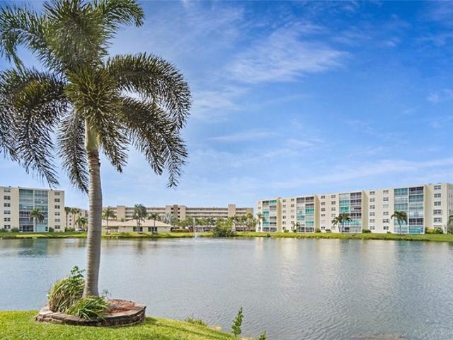 Condo for sale in Dania, Florida