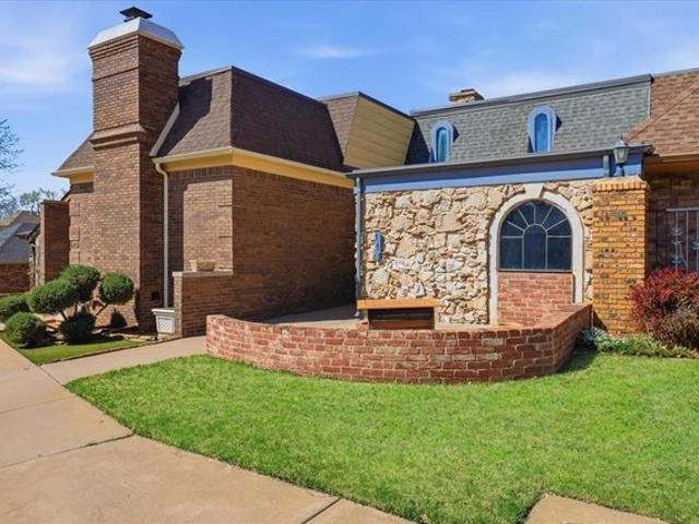 Condo for sale in Clinton, Oklahoma