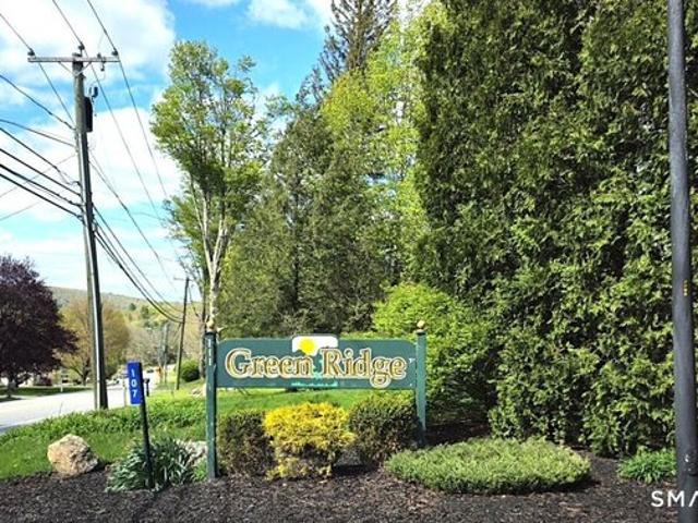 Townhouse for sale in Winchester Center, Connecticut