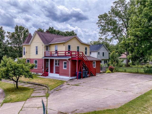 House for sale in Summit, Ohio