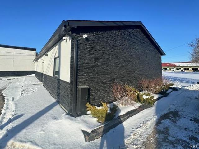 Commercial for sale in Lapeer, Michigan