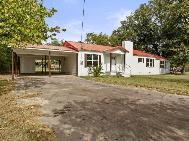 House for sale in Morris, Texas