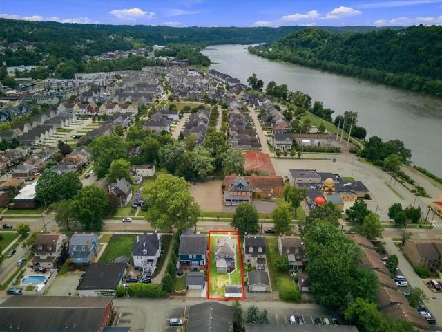 House for sale in Oakmont, Pennsylvania