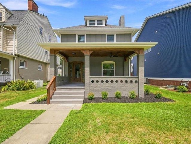 House for sale in Oakmont, Pennsylvania