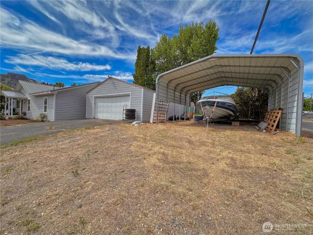 House for sale in Electric City, Washington
