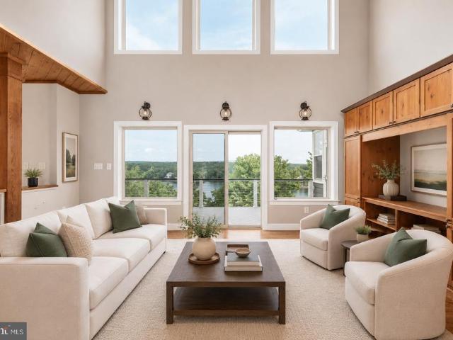 House for sale in Nordic Village, Lake Holiday