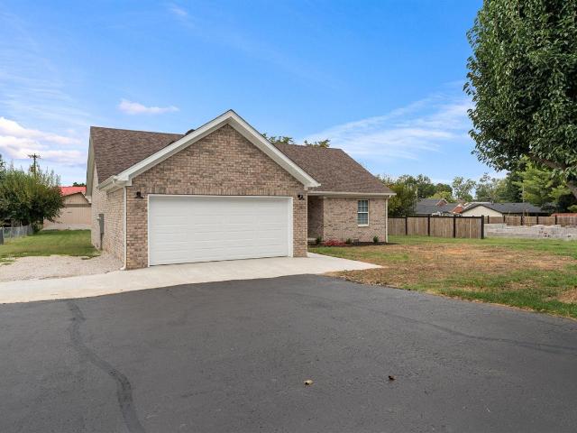 House for sale in Smiths Grove, Warren County