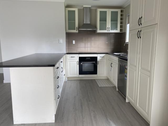 House for rent in Oratia