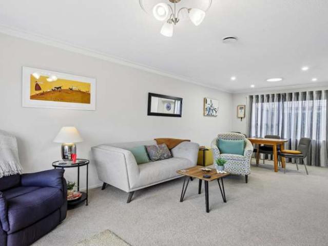 Townhouse for sale in Otakou