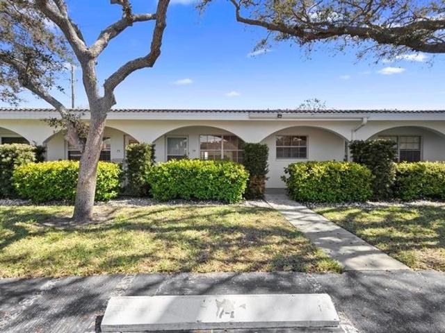 Condo for sale in Seminole, Florida