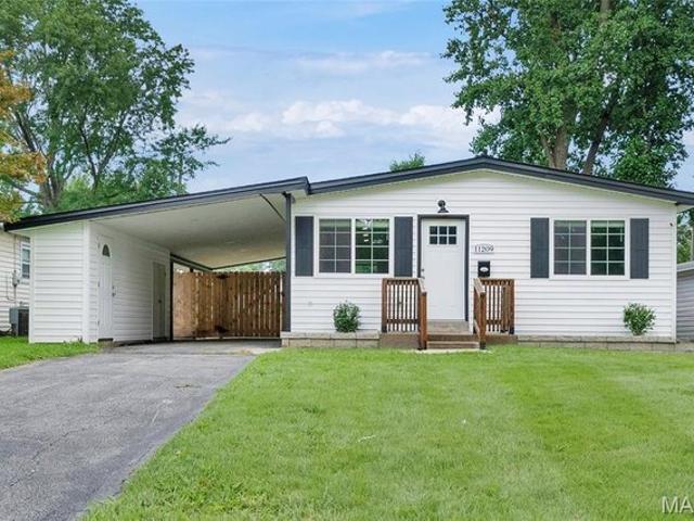 House for sale in Earth City, Missouri