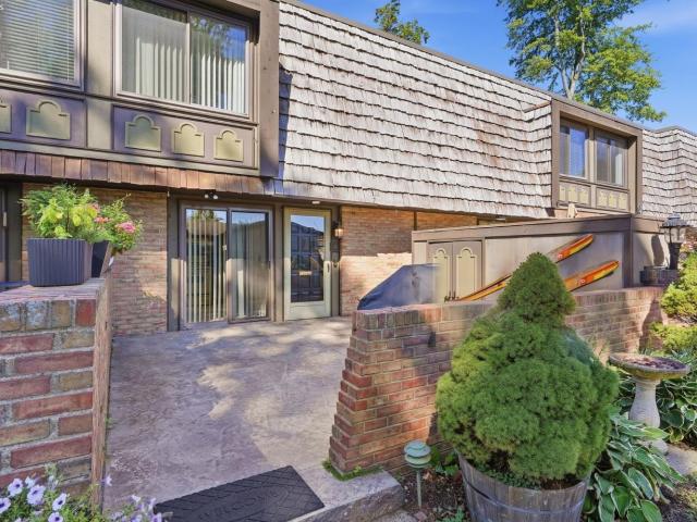 Condo for sale in Anderson, Huron