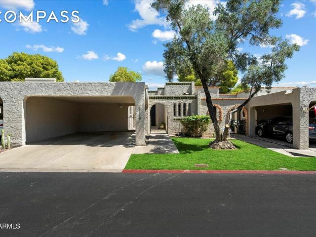 Townhouse for sale in Phoenix