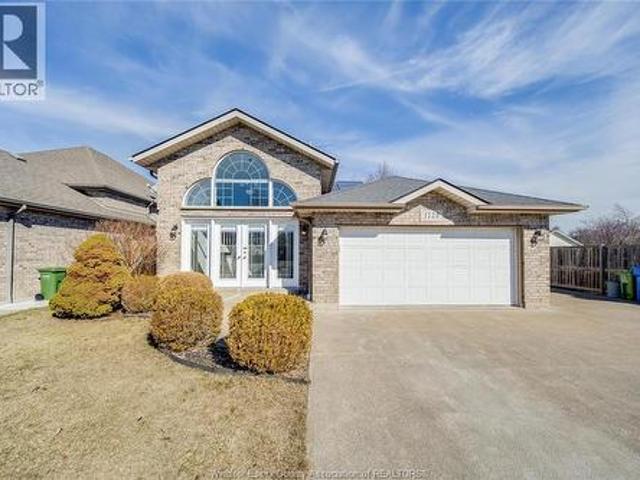 House for sale in Lakeshore, Ontario