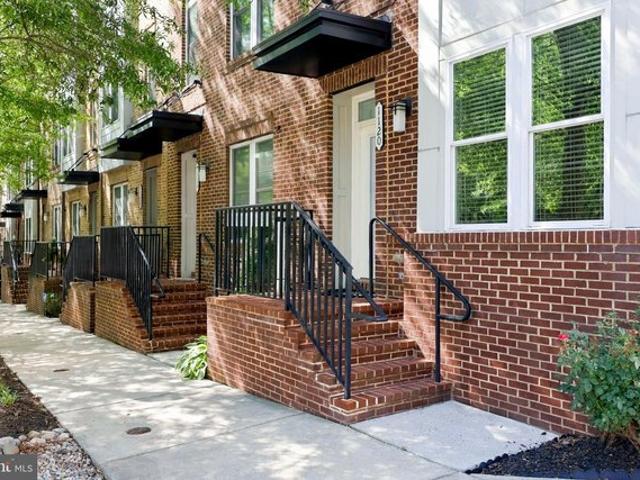 Townhouse for sale in Virginia
