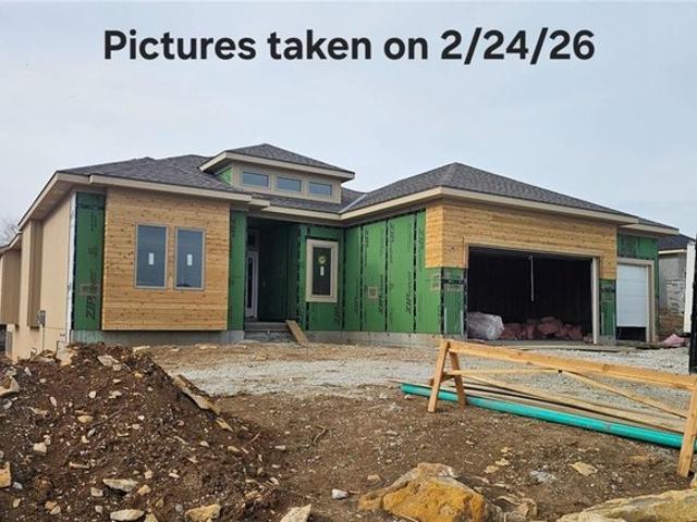 House for sale in Olathe, Johnson County