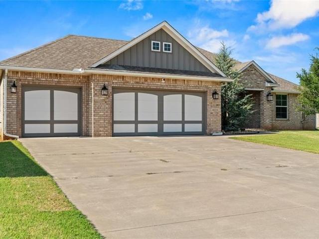House for sale in Mustang, Oklahoma