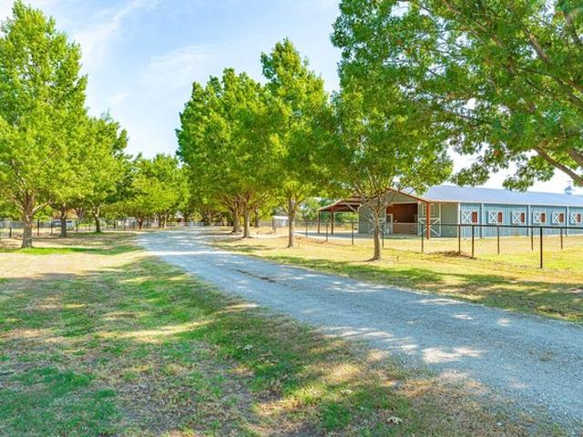 Farm for sale in Pilot Point, Denton County