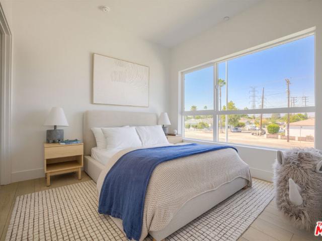 Townhouse for sale in North Hollywood Neighborhood Council District, Canoga Park