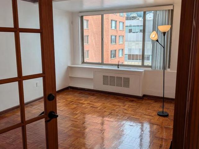 Condo for sale in Rosslyn, Arlington
