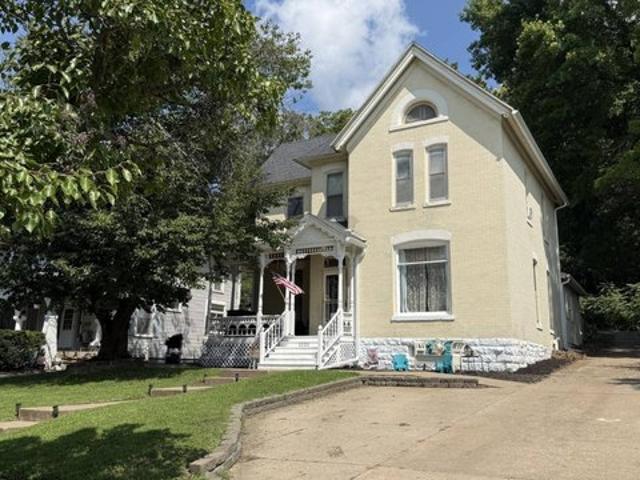House for sale in Fort Madison, Lee County
