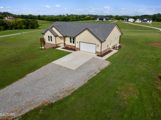 House for sale in Sequoyah Heights, Friendsville