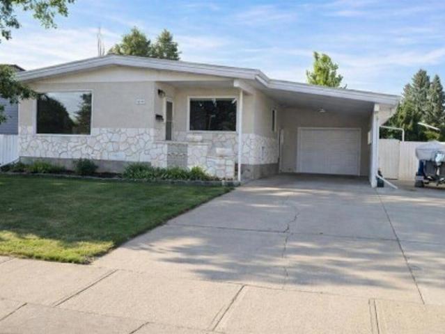 House for sale in Redwood, Lethbridge