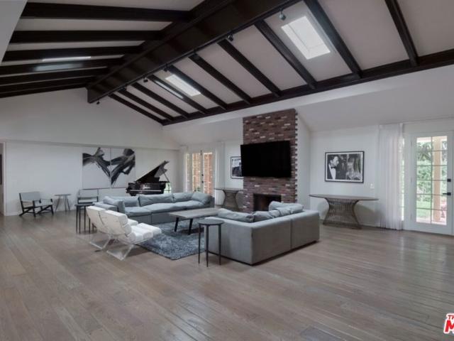 Property for rent in Canoga Park, California