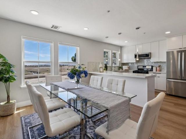 Townhouse for sale in San Mateo, California