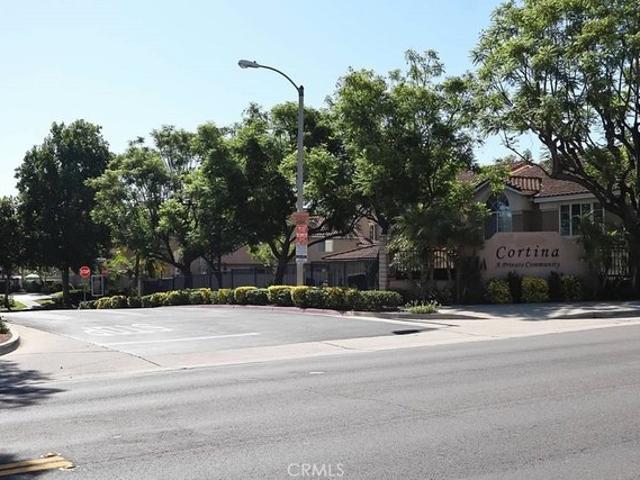 Townhouse for sale in Corona, California