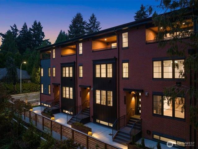 Townhouse for sale in Bellevue, Washington